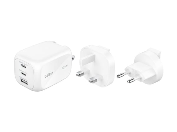 Belkin BoostCharge Pro - Strømadapter - GaN - 100 watt - PD 3.1/PPS - 3 utgangskontakter (2 x USB-C, USB) - hvit - med reiselader sett