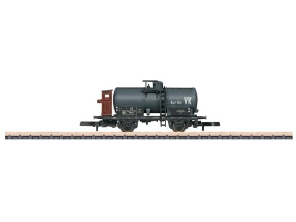 Märklin Maintenance Tank Car with a Brakeman''s Cab, Jernbanegodsvognmodell, Monteringssett, German Federal Railroad (DB) 2-axle maintenance tank c...