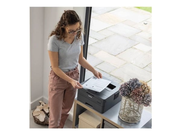 Brother HL-L2400DWE - Skriver - S/H - Dupleks - laser - A4/Legal - 1200 x 1200 dpi - inntil 30 spm - kapasitet: 250 ark - USB 2.0, Wi-Fi(n)