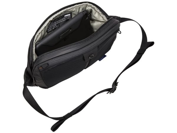 Thule Tact - Bältesväska för surfplatta - 5L - 100% recycled 420D polyester with PU face coat - svart - 7"