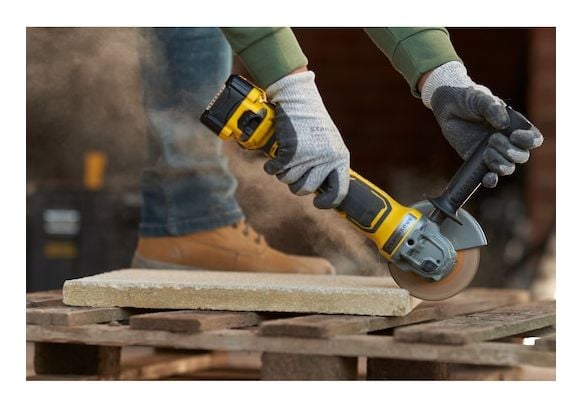 Stanley SFMCG700M2K-QW, 8000 RPM, 12,5 cm, Batteri, 4 Ah, 2 kg, Børsteløs motor