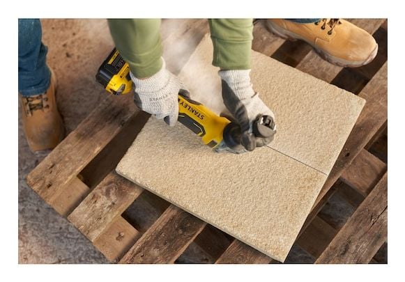 Stanley SFMCG700M2K-QW, 8000 RPM, 12,5 cm, Batteri, 4 Ah, 2 kg, Børsteløs motor