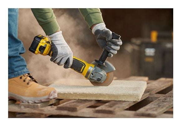 Stanley SFMCG700M2K-QW, 8000 RPM, 12,5 cm, Batteri, 4 Ah, 2 kg, Børsteløs motor