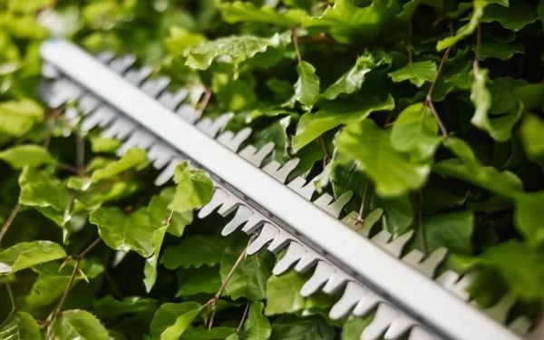 Gardena batteridrevet hekksaks EasyCut 45/18V, sett