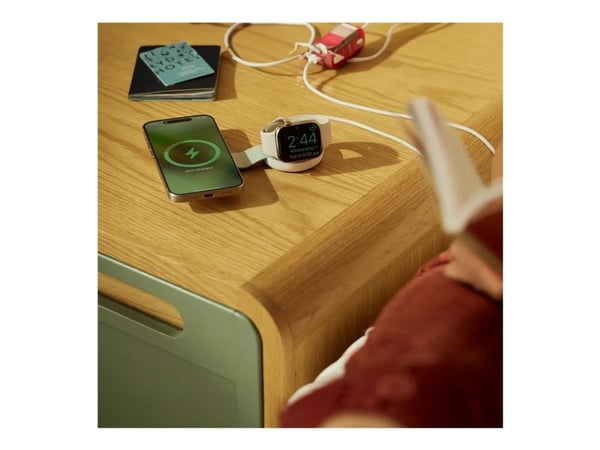 Twelve South ButterFly SE - langaton Qi2-laturi kahdelle MagSafe-yhteensopivalle laitteelle, USB-C-kaapeli eli (valkoinen)