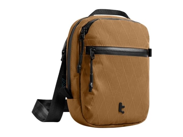 Tomtoc Aviator-T37 matkalaukku X-Pac olkahihnalla (ruskea)
