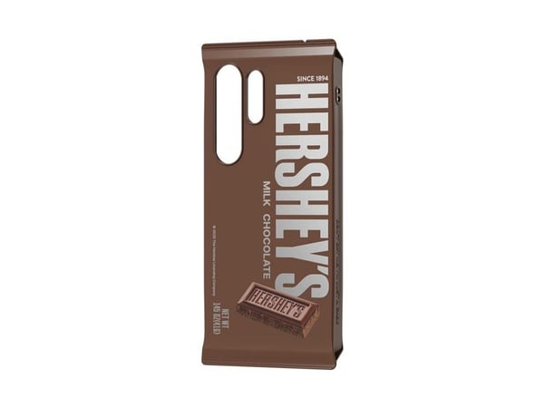 Samsung GP-FPS938SBB - Baksidedeksel for mobiltelefon - brun - Hershey's milk chocolate snack - for Galaxy S25 Ultra