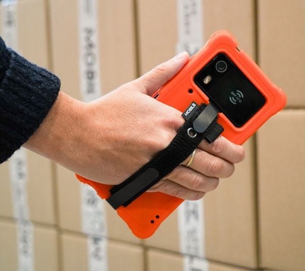 Mobilis PROTECH - Baksidedeksel for datafangstterminal - robust - with handstrap - sikkerhetsoransje, pantone 021C - for Zebra EM45