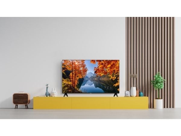 TCL 32V4C - 32" Diagonalklasse V4C Series LED-bakgrunnsbelyst LCD TV - QLED - Smart TV - Android TV - 720p 1366 x 768 - HDR - Quantum Dot