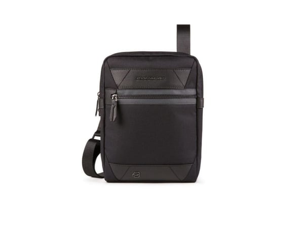 Piquadro Trakai crossbody-väska i läder & tyg, svart, 27 x 21 x 5 cm