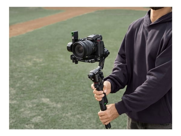 DJI RS 5, Käsikameran vakauttaja, Alumiini, Musta, 1/4", 3 kg, Sony: FX3/A7M4/A7C/A1 + FE 24-70mm F2.8<br> Canon: R5 Mark II + RF 24-70mm F2.8<br> ...