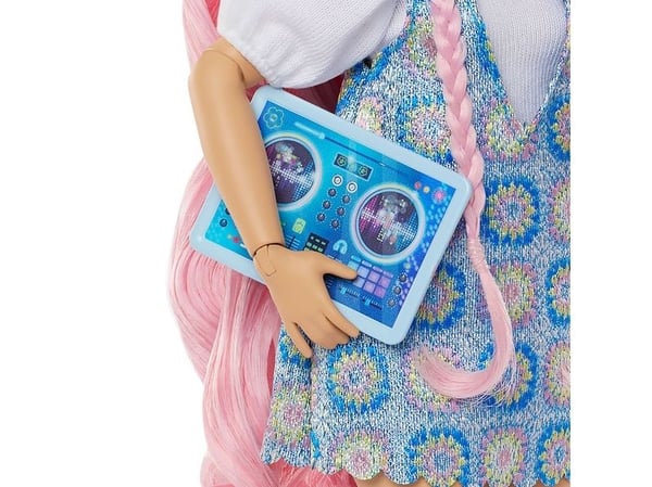 Barbie Dream Besties Daisy Jean-motedukke med 9 tilbehørsdeler med DJ- og musikktema, Motedukke, Jente, 4 år, Jente, Gir fra seg lyd, 276 mm
