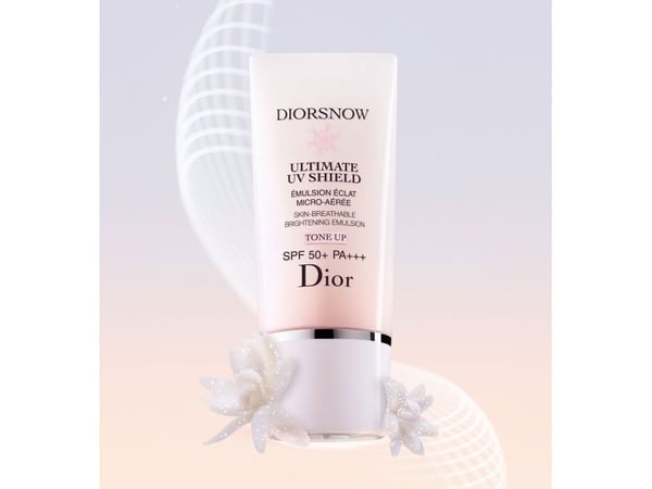 Christian Dior Diorsnow - Ultimate UV Shield Brightening dagemulsjon, ansikt SPF 50, 30 ml