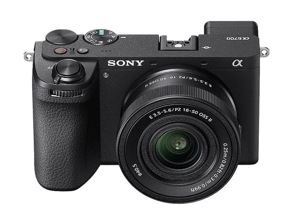 Sony A6700 mikrosystemkamera + 16–50mm F3.5-5.6 OSS II-objektiv