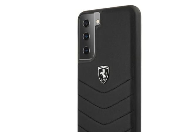 Ferrari FEHQUHCS21MBK S21+ G996 svart/svart hardt etui Off Track Quilted