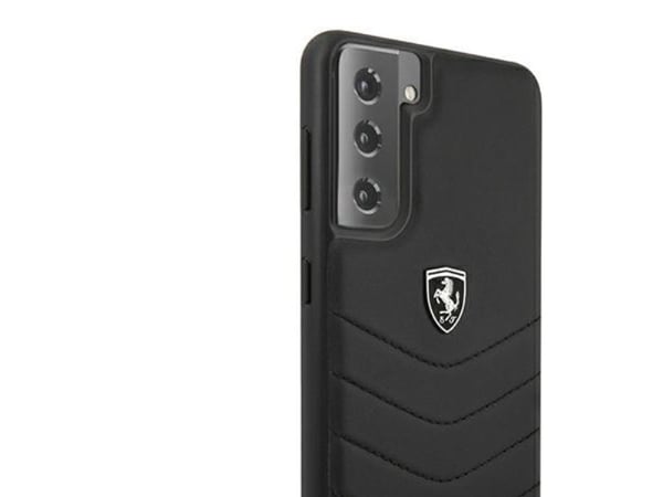 Ferrari FEHQUHCS21MBK S21+ G996 svart/svart hardt etui Off Track Quilted