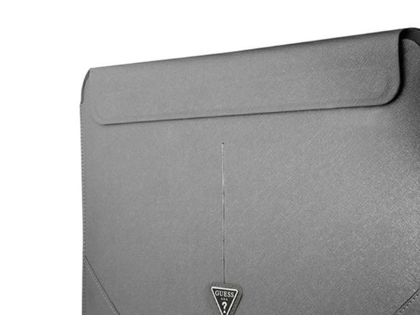 Guess Saffiano Triangle Logo-skal för 14" laptop - silver