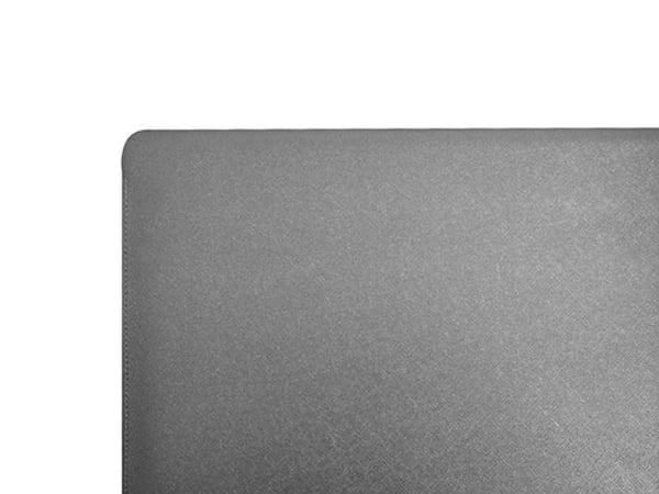 Guess Saffiano Triangle Logo-skal för 14" laptop - silver