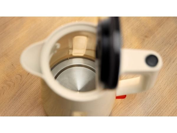 Bosch MyMoment TWK1M127 - Vattenkokare - 1.7 liter - 2.4 kW - gräddvit