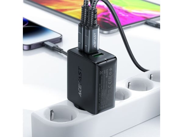 Acefast GaN-pikalaturi (2x USB-C / USB-A) PPS / PD / QC4+ 65W valkoinen (A41)