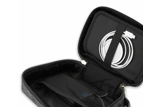 Guess veske GUHBP4RPSK organizer - svart/svart, 4G trykte striper