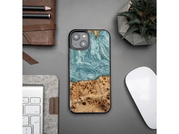 Deksel i tre og harpiks til iPhone 15 Plus Bewood Unique Uranus - blå/hvit