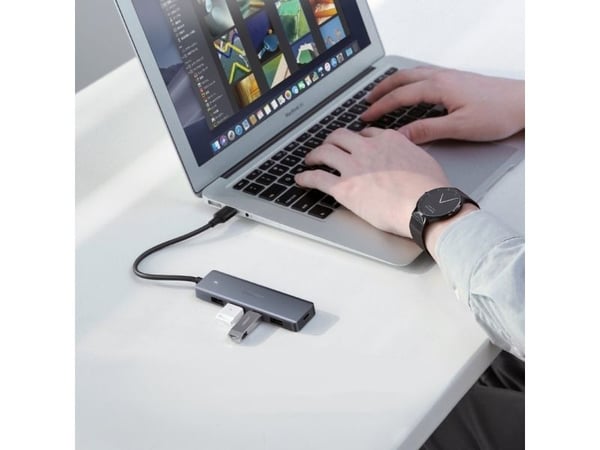 Ugreen hub-adapter 4-i-1 USB-C til 4× USB 3.0 + USB-C grå (64260)