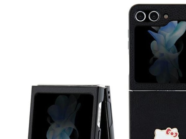 Hello Kitty hårdskal med metallogga för Z Flip5 F731 (svart/svart)