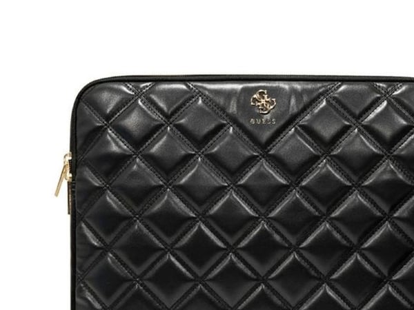 Guess Sleeve-etuiet GUCS14ZPSQSSGK 14" svart/quiltet 4G