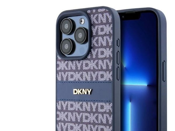 DKNY DKHCP15LPRTHSLB iPhone 15 Pro 6,1" blå hardcase i skinn med monostripe og metalllogo