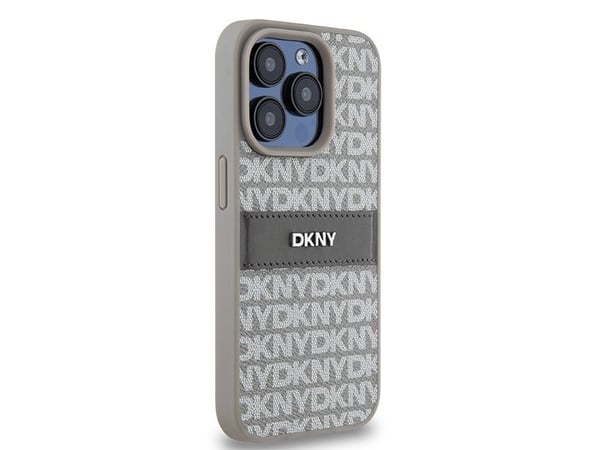 DKNY DKHCP15XPRTHSLE iPhone 15 Pro Max 6,7" beige hårdskal i läder mono stripe & metal-logga