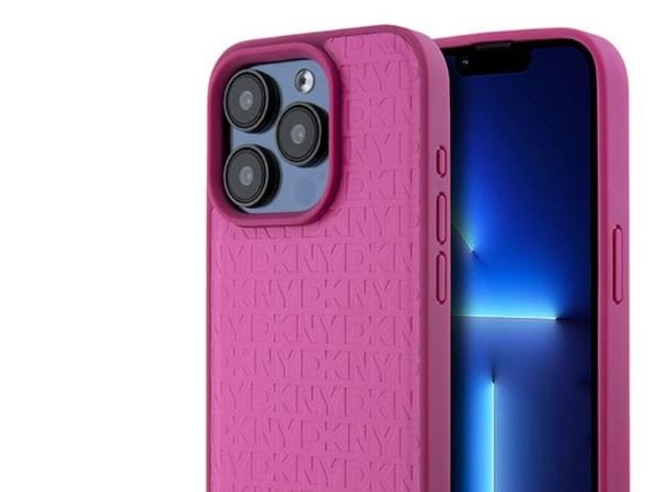 DKNY DKHMP15LPSHRPSP iPhone 15 Pro 6,1" rosa hardcase iPhone-skal i läder monogram metalliskt logomotiv MagSafe