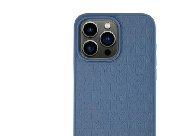 DKNY DKHMP15SPSHRPSB iPhone 15 / 14 / 13 6,1" hardcase blå - lærmønster - metal-logo - MagSafe