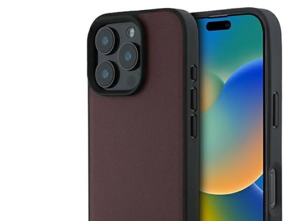Mercedes teksturert og ensfarget lær MagSafe-deksel for iPhone 16 Pro Max - rød