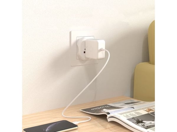 TECH-PROTECT UNIVERSAL TRAVEL ADAPTER FROM EU WHITE