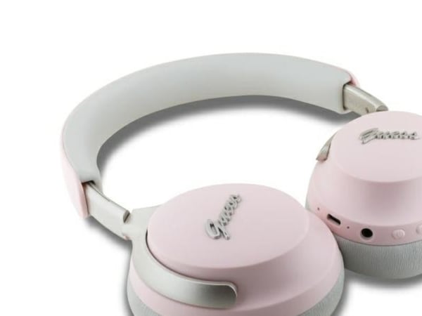 Guess Bluetooth on-ear hodetelefoner med ANC/ENC GUBHC22PSBCSMP rosa/pink DB Metal Script Logo