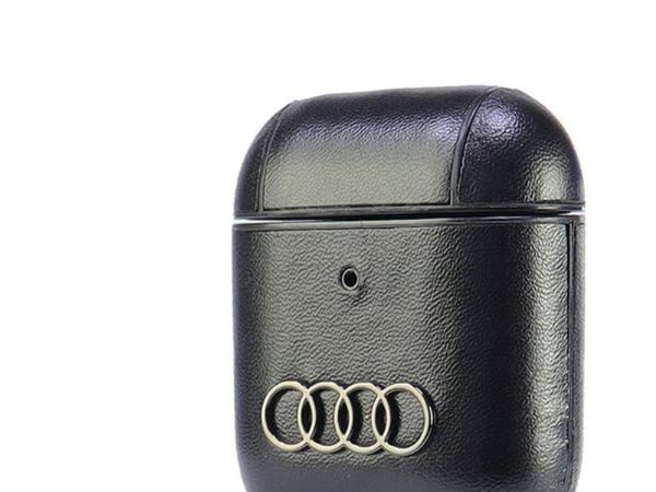 Audi läderfodral med stort logomärke för AirPods 1 / 2 - svart