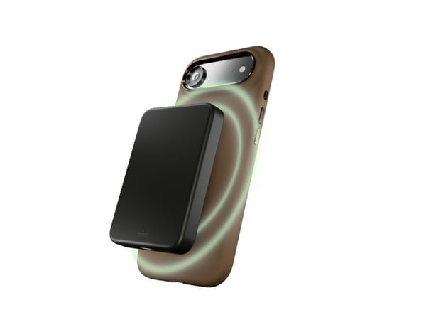 Puro Icon Mag Pro flytande silikonfodral för iPhone 17 Air (MagSafe) med kameraskydd och aluminiumknappar - brun