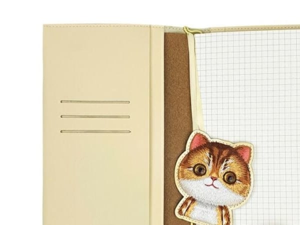 Nimmy sett 2-i-1 notatbok + penn khaki farge Big Eyed Pet 2.0 Kat