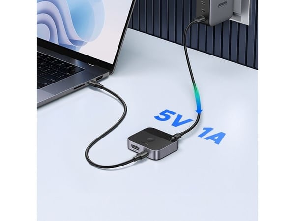 UGREEN 65878 switch DisplayPort / USB-C svart