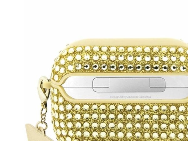 Guess GUAP2HDGTPD AirPods Pro 2 cover gold/gold Rhinestone Triangle Charm