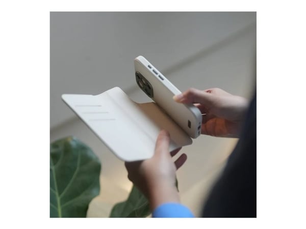 Moshi Overture MagSafe - 3-i-1 lærveske for iPhone 15 Pro Max (Eggnog White)