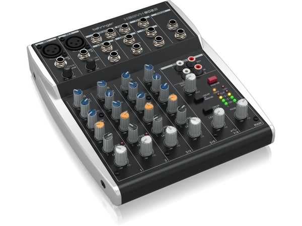 Behringer Xenyx 802S, 2 kanavaa, 12 W, musta, Hopea