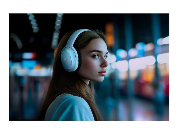 Razer Barracuda X Chroma - Hodesett - 7,1-kanals - full størrelse - Bluetooth / 2,4 GHz radiofrekvens - trådløs - hvit