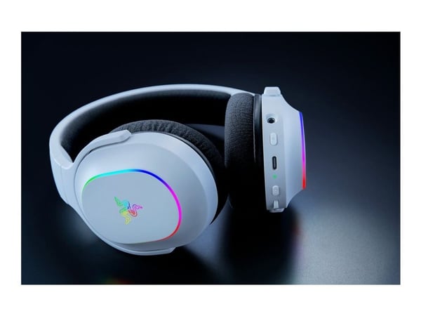 Razer Barracuda X Chroma -kuulokkeet, Bluetooth 5.3, over-ear, valkoinen