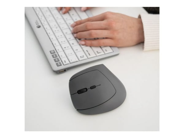 BakkerElkhuizen MidWay - Vertikal mus - ergonomisk - venstrehendt - optisk - 7 knapper - trådløs, kablet - 2.4 GHz, USB-C, Bluetooth 5.2 - mørk grå...