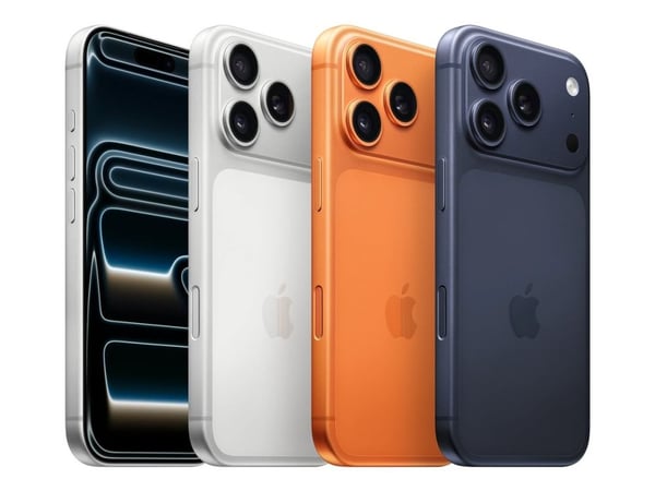 Apple iPhone 17 Pro - 5G smarttelefon - dual-SIM / Internt minne 256 GB - OLED-skjerm - 6,3" - 2622 x 1206 piksler (120 Hz) - 3x bakkamera 48 MP, 4...