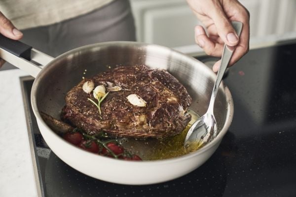 ZWILLING Pure Stekpanna, 28 cm, 18/10 Rostfritt stål, Keramisk non-stick-beläggning
