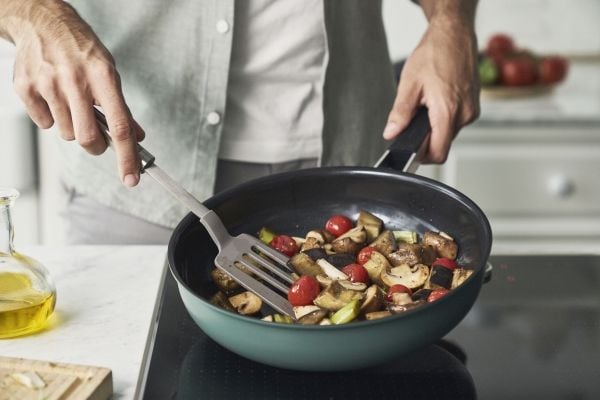 ZWILLING Pure stekepanne, 28 cm, 18/10 rustfritt stål, keramisk non-stick-belegg