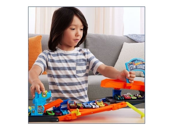 Hot Wheels City Transforming Stunt Garage